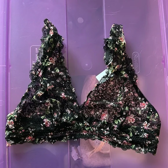 NWT Floral Lace Triangle Bralette - Picture 3 of 7